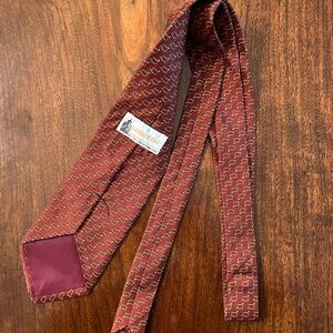 London Fog Red and Gold Men's Tie